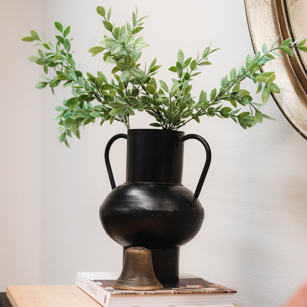 Urnas de metal preto (conjunto de 2)